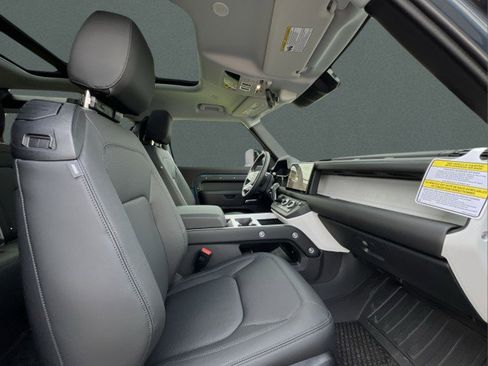 New 2025 Land Rover Defender 90 S image 20