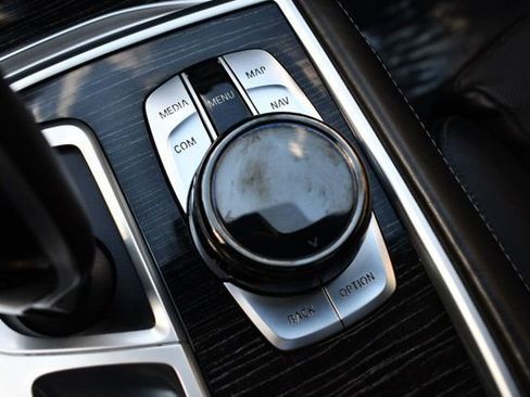 Used 2017 BMW 750i xDrive image 44