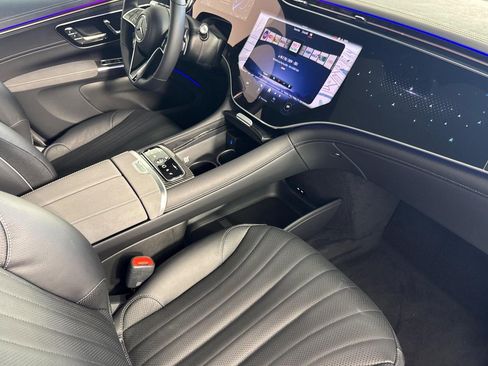 New 2026 Mercedes-Benz EQS 400 4MATIC SUV image 28
