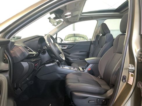 Used 2023 Subaru Forester Premium AWD/4WD image 6