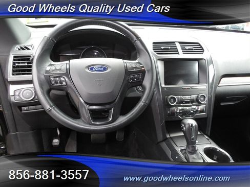 Used 2019 Ford Explorer XLT w/ Equipment Group 202A AWD/4WD image 13