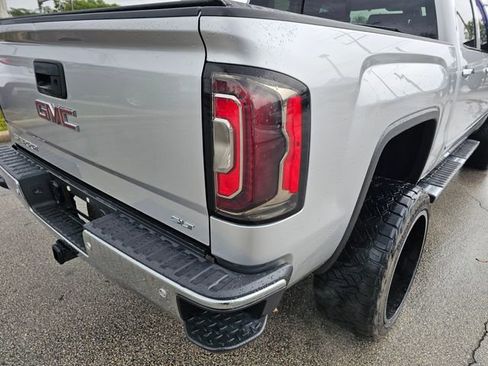 Used 2018 GMC Sierra 1500 SLT AWD/4WD image 12