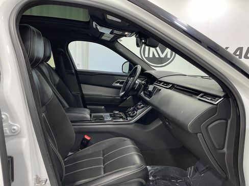 Used 2019 Land Rover Range Rover Velar R-Dynamic SE AWD/4WD image 32