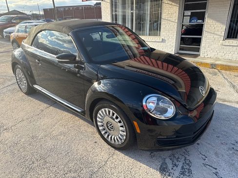 Used 2014 Volkswagen Beetle 1.8T image 3