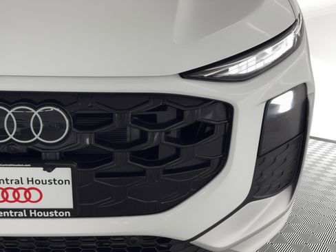 New 2026 Audi Q3 quattro 2.0T AWD/4WD image 11