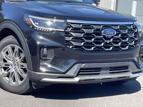 Certified 2025 Ford Explorer Platinum RWD image 2