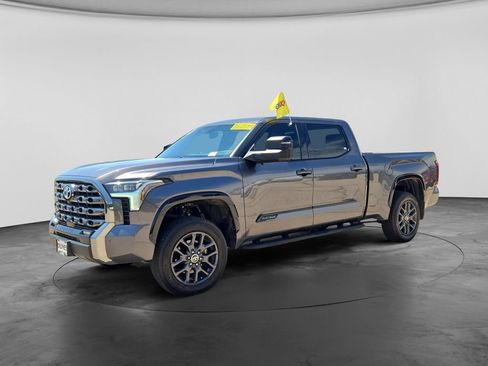 Used 2022 Toyota Tundra Platinum AWD/4WD image 3