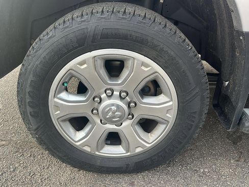 Used 2014 RAM 2500 Laramie image 15