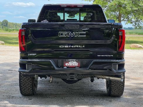 New 2026 GMC Sierra 2500 Denali w/ Denali Reserve Package AWD/4WD image 12