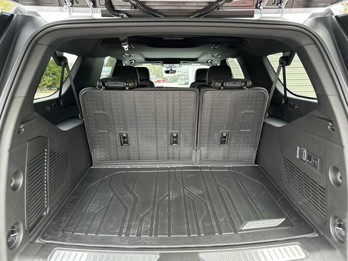 New 2026 Chevrolet Suburban High Country RWD image 25