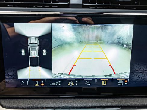 Used 2025 GMC Sierra 1500 AT4 w/ Technology Package image 22