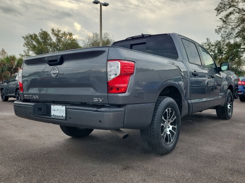 Used 2023 Nissan Titan SV image 5