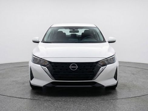 Used 2025 Nissan Sentra SV FWD image 2