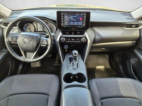 Certified 2021 Toyota Venza LE w/ Carpet Mat Package (TMS) AWD/4WD image 16