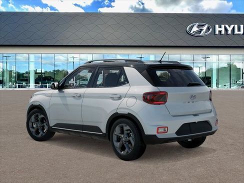 New 2026 Hyundai Venue SEL FWD image 5