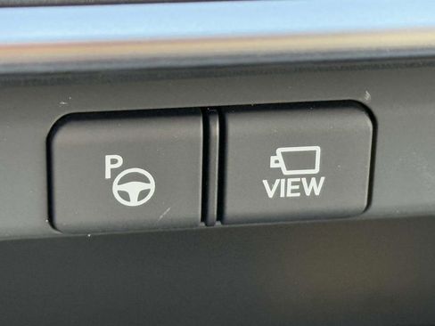 Used 2025 Lexus RZ 450e image 27