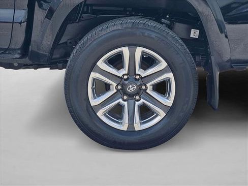 Used 2017 Toyota Tacoma Limited w/ Tow Package image 22