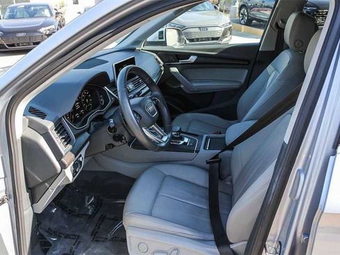 Used 2020 Audi Q5 e Prestige w/ Prestige Package image 17