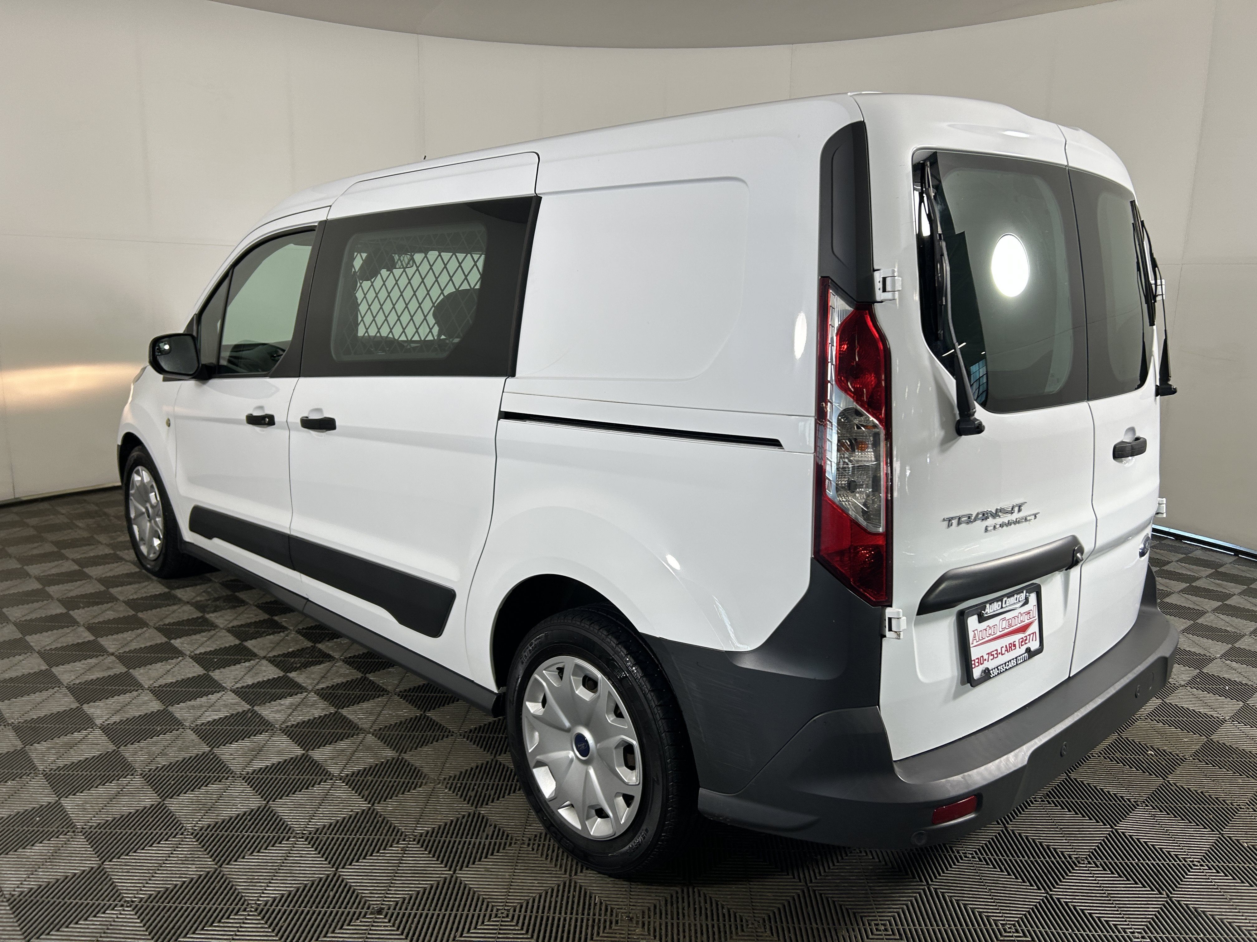 Used 2018 Ford Transit Connect XL FWD image 3
