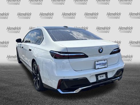 Used 2023 BMW 740i RWD image 7