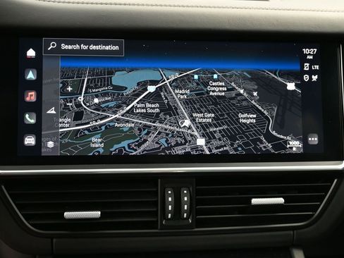 Used 2022 Porsche Cayenne Turbo image 10