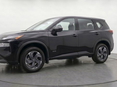 Used 2025 Nissan Rogue SV FWD image 3