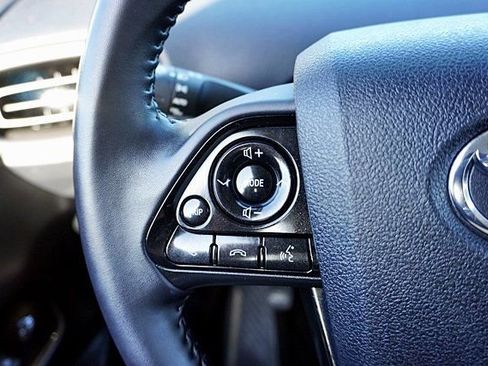 Used 2020 Toyota Prius Prime XLE FWD image 33