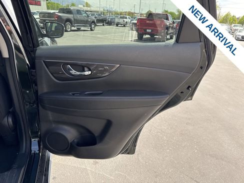 Used 2020 Nissan Rogue SV AWD/4WD image 12