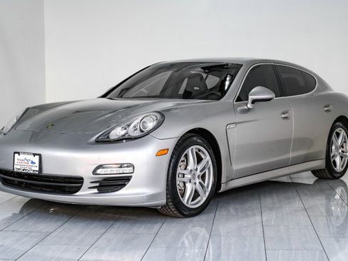 Used 2010 Porsche Panamera S RWD image 4