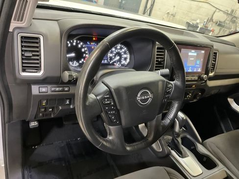 Used 2024 Nissan Frontier SV w/ Hardbody Edition AWD/4WD image 15