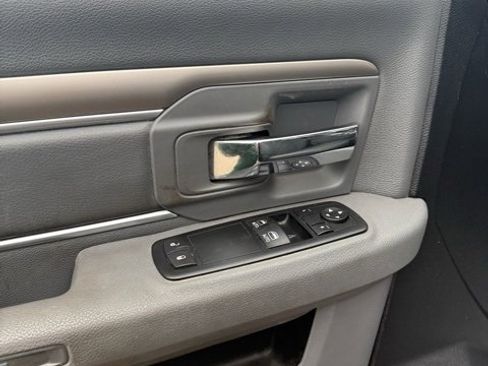 Used 2015 RAM 2500 Tradesman w/ Chrome Appearance Group image 13