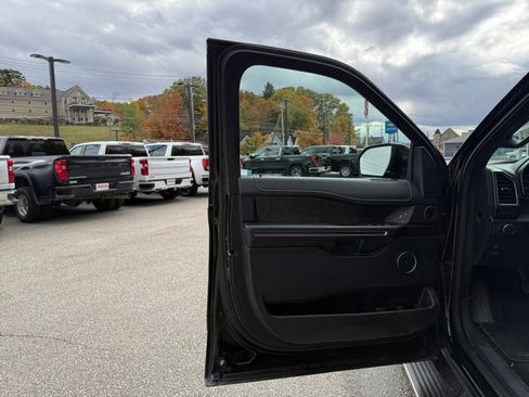 Used 2018 Ford Expedition Limited w/ Equipment Group 302A image 25