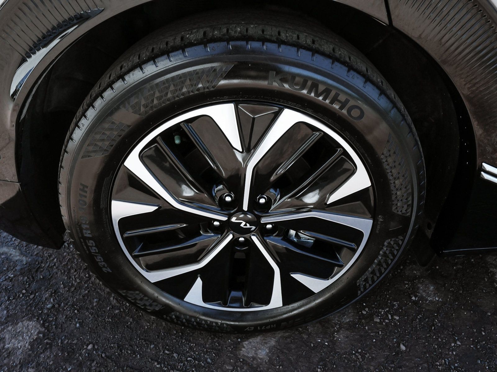 Used 2023 Kia EV6 Wind w/ Wind Technology Package AWD/4WD image 8