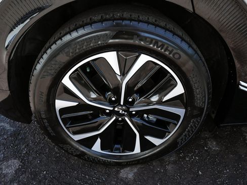 Used 2023 Kia EV6 Wind w/ Wind Technology Package AWD/4WD image 8