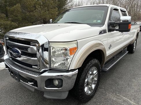 Used 2013 Ford F250 Lariat w/ Chrome Pkg image 1
