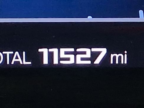 Used 2025 BMW M5 w/ Carbon Package image 24