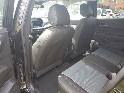 New 2026 Chevrolet Trax LT w/ Sunroof Package FWD image 14