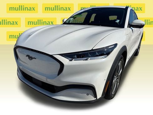 Certified 2022 Ford Mustang Mach-E Select w/ Comfort/Technology Package image 10