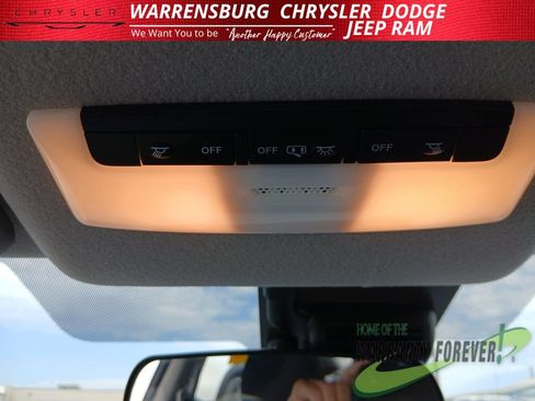 Used 2024 Nissan Versa SV FWD image 23