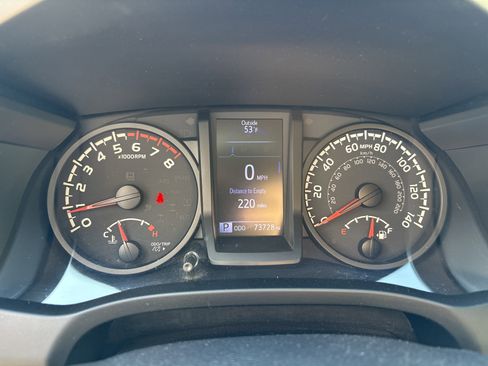 Used 2020 Toyota Tacoma SR w/ SR Convenience Package image 5