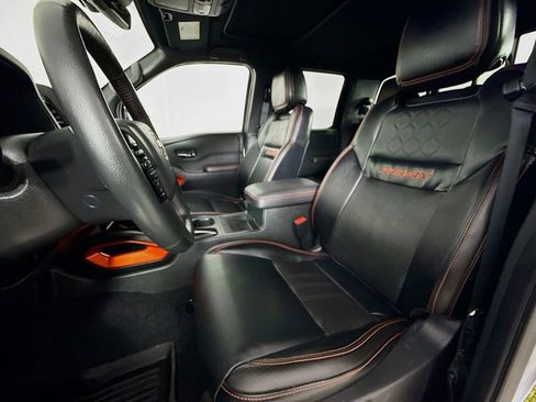 Used 2023 Nissan Frontier PRO-4X w/ Pro-4X Premium Package image 11