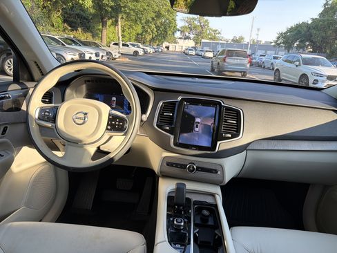 Certified 2023 Volvo XC90 B6 Plus AWD/4WD image 30