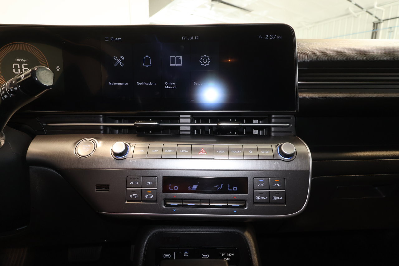 Used 2025 Hyundai Kona SEL AWD/4WD image 16