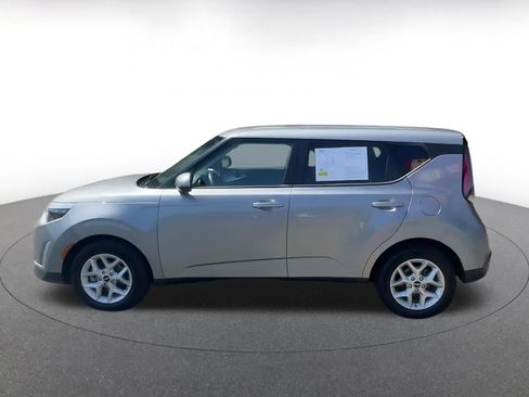 Used 2023 Kia Soul LX w/ Option Group 015 image 9