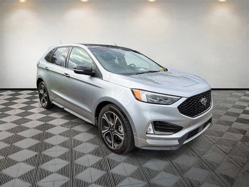 Used 2020 Ford Edge ST w/ Equipment Group 401A AWD/4WD image 3