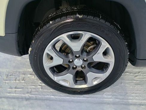 Used 2020 Jeep Compass Limited image 11