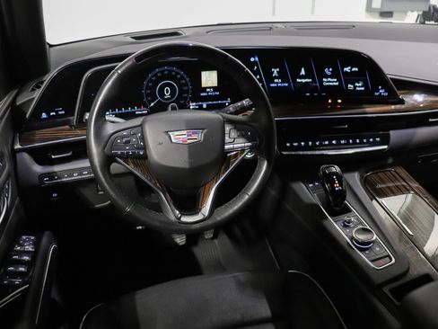 Used 2023 Cadillac Escalade Premium Luxury AWD/4WD image 21