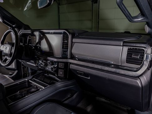 Used 2025 Ford F350 Platinum w/ FX4 Off-Road Package image 17