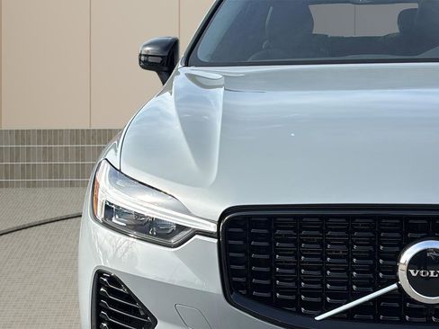 Used 2024 Volvo XC60 T8 Core image 10