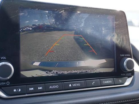 Used 2025 Nissan Rogue SV FWD image 23